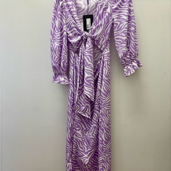 PrettyLittleThing Purple Zebra Maxi Dress - Picture 2 of 3